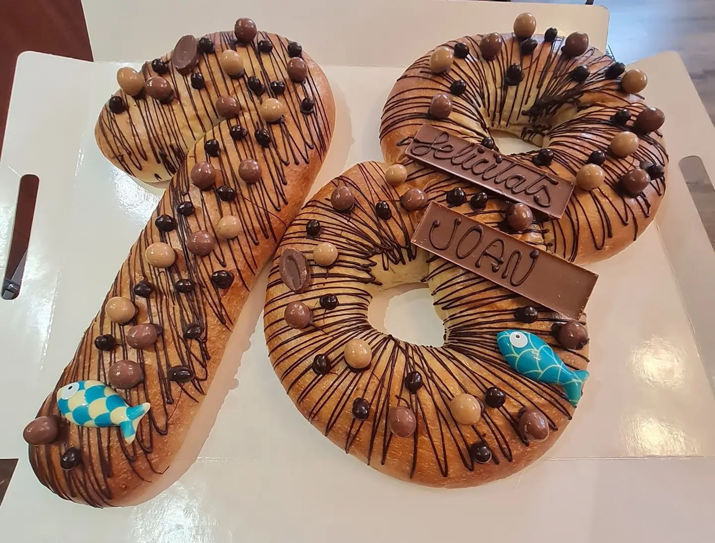 Pasteles de encargo de pastelería artesanal Baix Llobregat - Roscón personalizado con chocolate